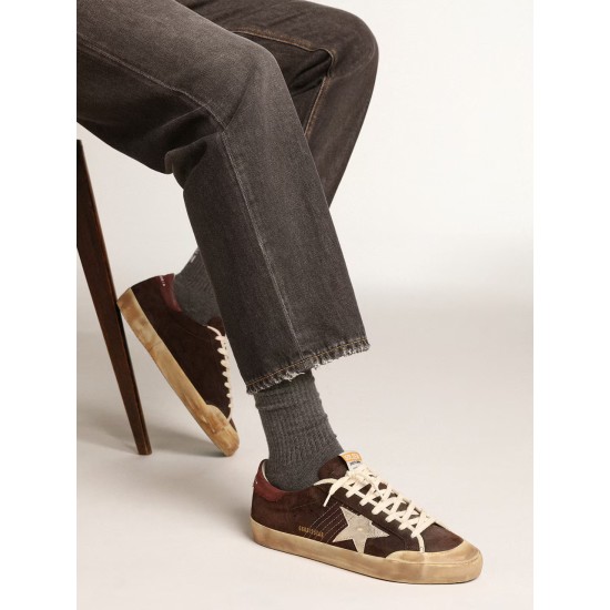 Super-Star Penstar in brown suede with a platinum star