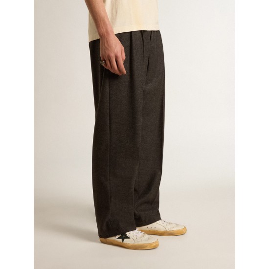 Mid Star with green metallic leather star and white flash