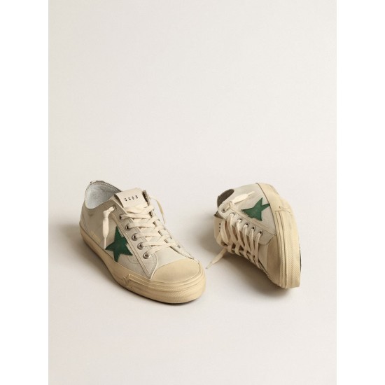 V-Star in glossy leather with green leather star