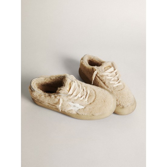 Men’s Space-Star shoes in beige shearling with white leather star and metallic leather heel tab