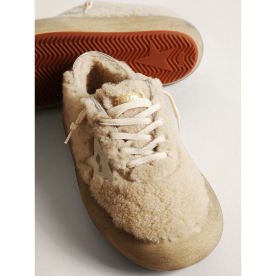 Men’s Space-Star shoes in beige shearling with white leather star and metallic leather heel tab