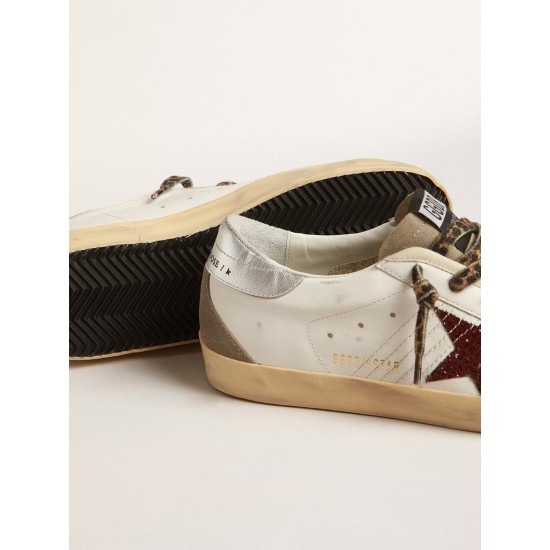 Super-Star with burgundy glitter star and silver heel tab