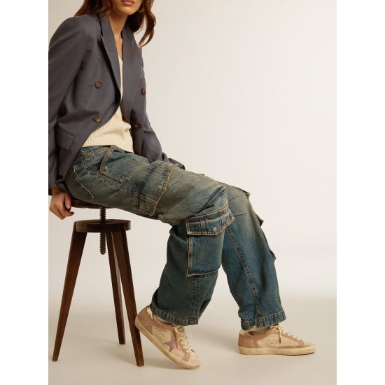 Woman's Super-Star in pale pink suede with suede star and platinum heel tab