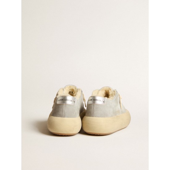 Women’s Space-Star shoes in ice-gray suede with shearling lining