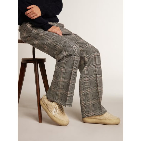 Women’s Space-Star shoes in beige shearling with white leather star and metallic leather heel tab