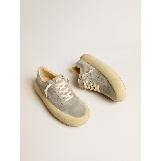Women's Space-Star shoes in ice-gray suede with perforated star
