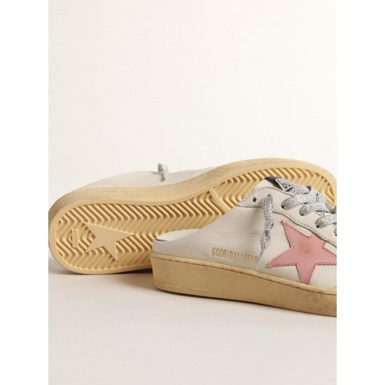 Ball Star Sabots in white nappa with an old-rose leather star