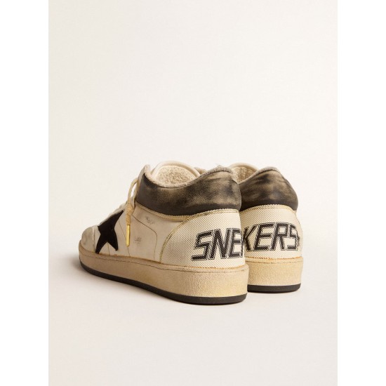 Women’s Ball Star Pro Mid in aged white leather with black star